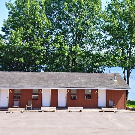 Lakeshore Motel Ice Lake Iron River Exterior photo